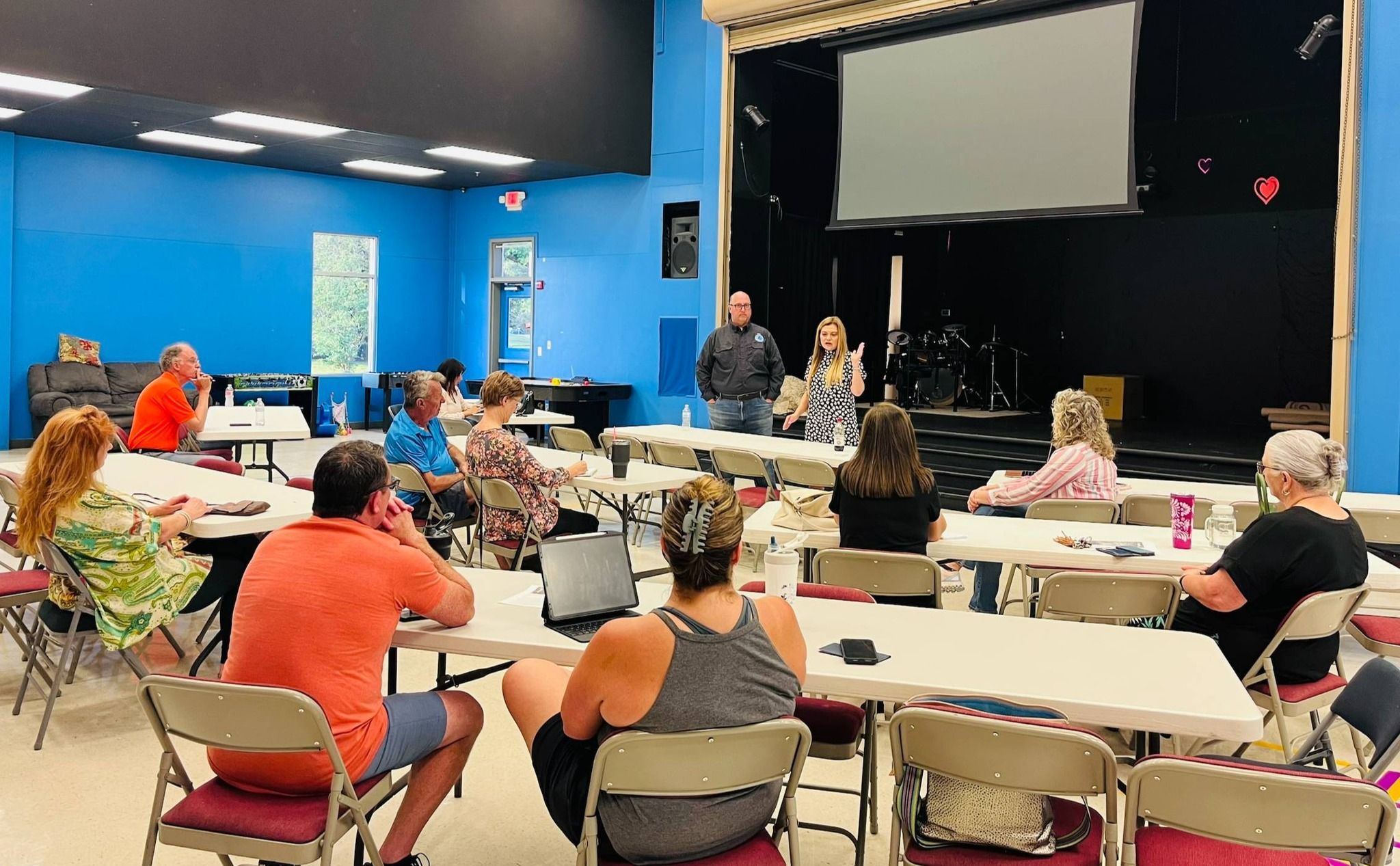 Office of Public Engagement Director, Mike Hoke and Division of Utility Outreach Director, Tammy Benter meet with The Channel Oaks Property Owners Association to discuss water utility concerns.